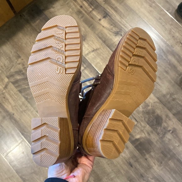 Sorel Cate Laceup boots Burgundy 6.5 - Picture 9 of 9